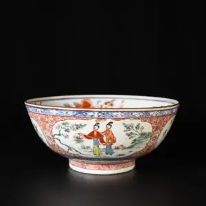 Photo d'un bol en porcelaine d'époque Qianlon, à décor hollandais de la Dame au Parasol.