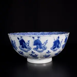Photo d'un bol en porcelaine d'époque Kangxi à décor bleu et blanc d'Immortels.