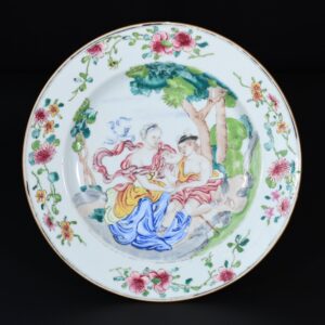 Photo d'une assiette en porcelaine aux émaux de la Famille Rose d'époque Yongzheng, représentant Mercure et Vénus.